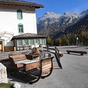 Rifugio Ospitale Penzion Cortina dʼAmpezzo